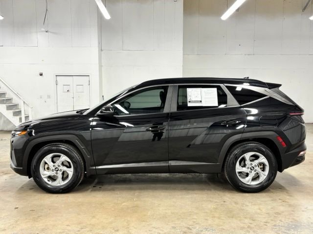 Used 2023 Black Hyundai SEL image 4
