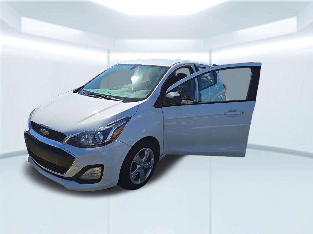 Used 2019 White Chevrolet LS image 2