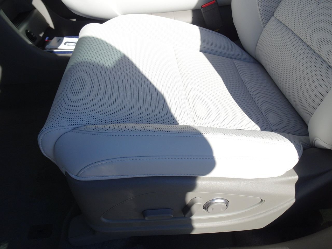 New 2026 Black Hyundai SEL AWD image 9