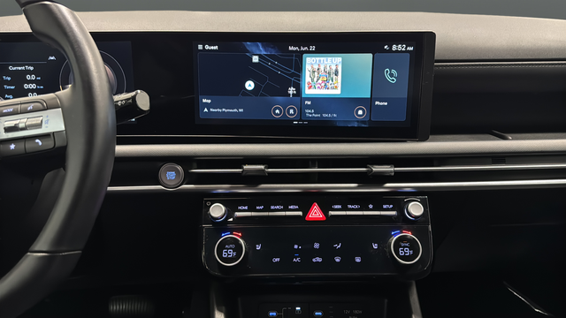 Used 2025 Phantom Black Hyundai XRT image 14