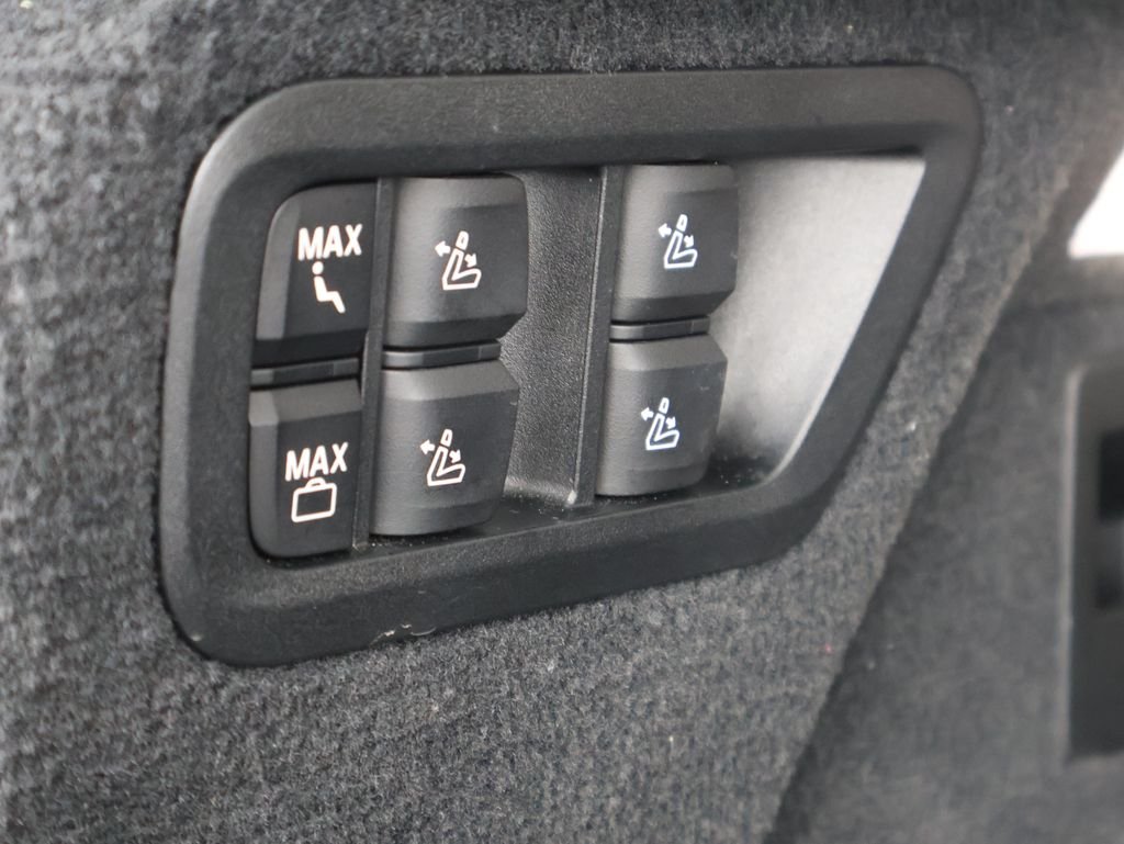 Used 2023 Carbon Black Metallic BMW xDrive40i image 21