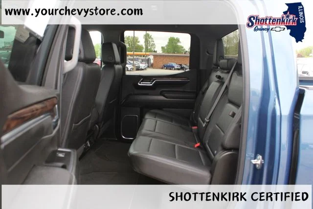 Used 2024 Blue GMC SLT image 22