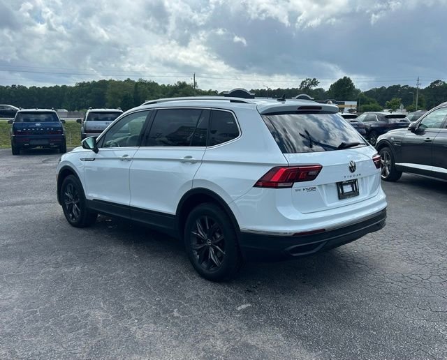 Used 2024  Volkswagen 2.0T SE image 3