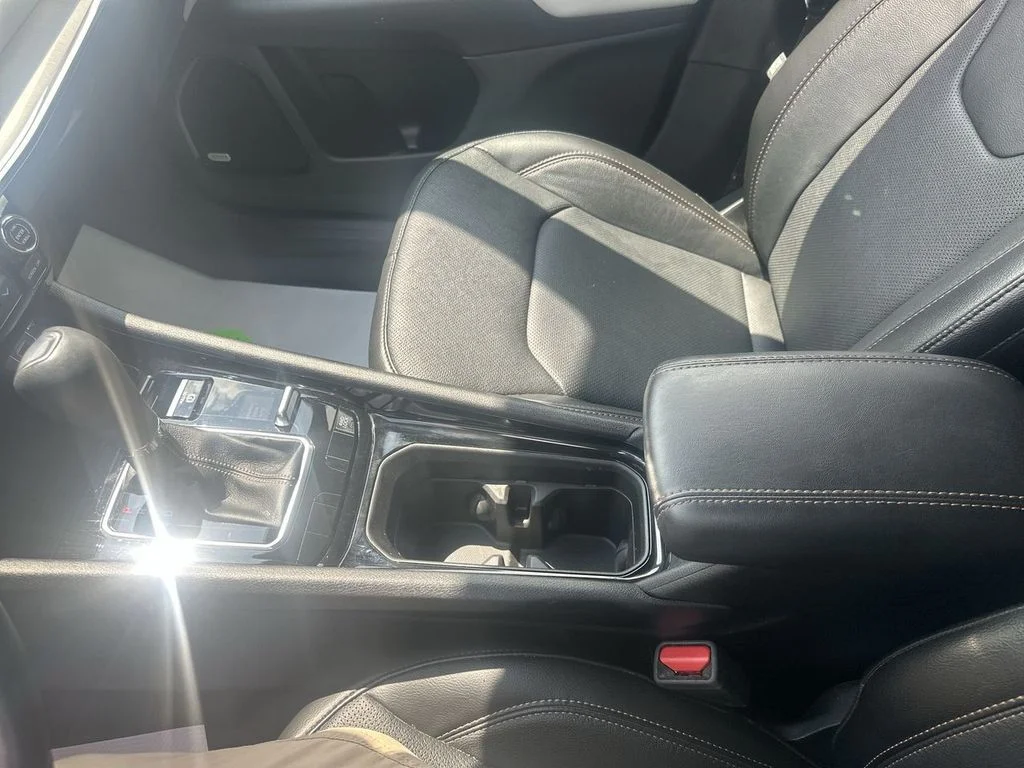 Used 2022 Silver Jeep Limited image 28