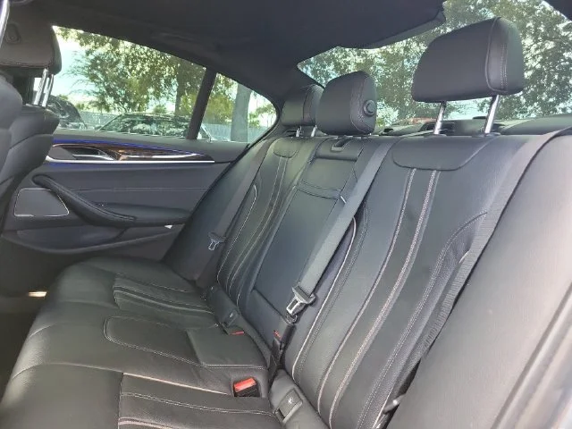 2021 BMW 5 Series 530i - Photo 14