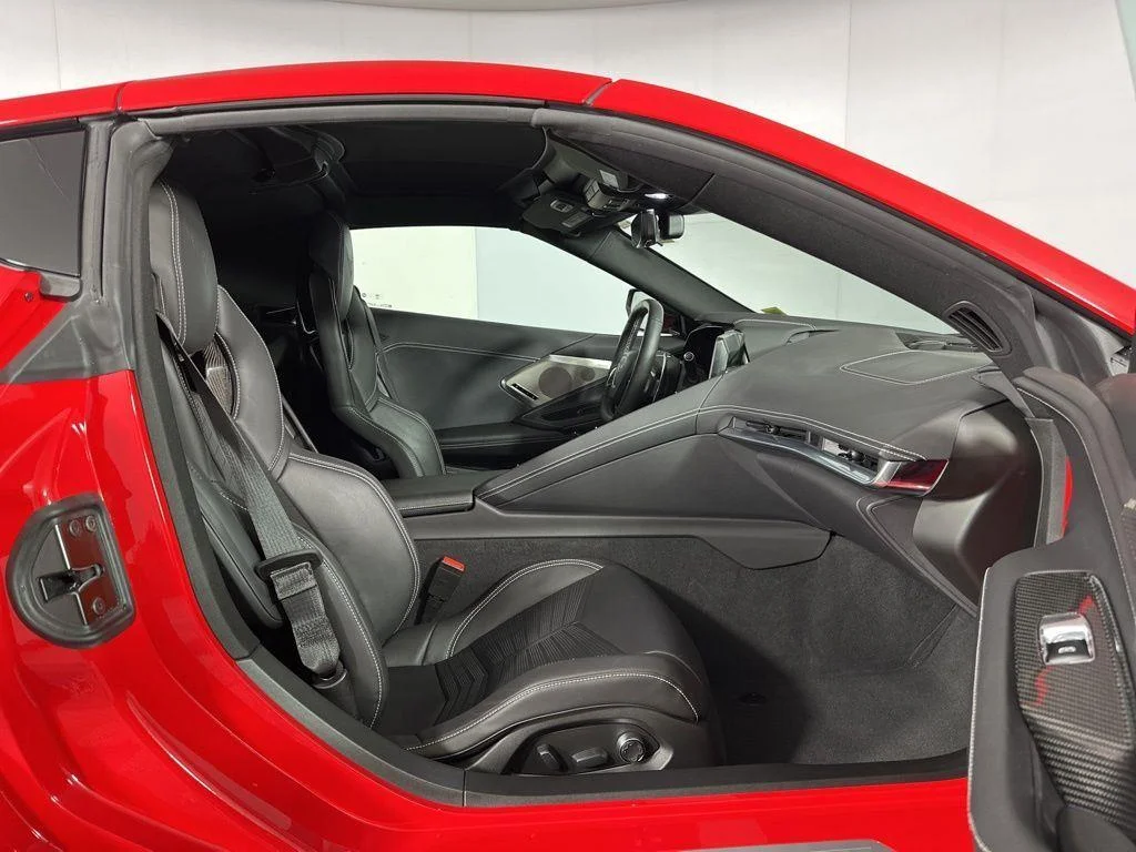 Used 2021 TORCH RED Chevrolet 2LT image 30