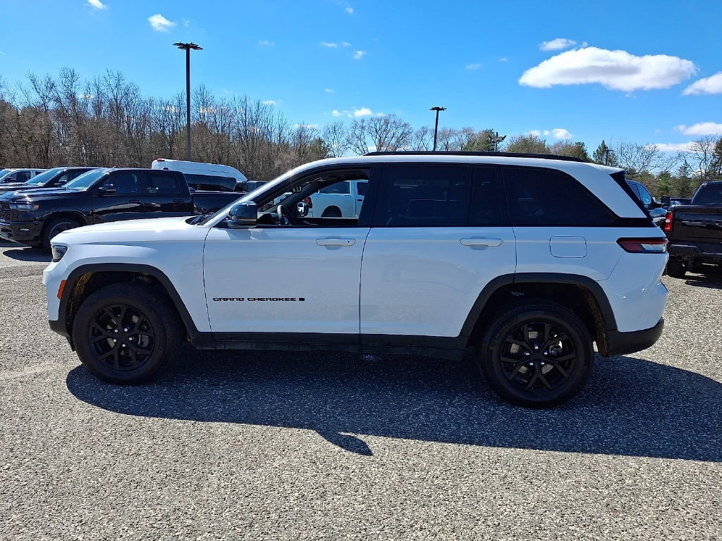 Certified Used 2024 Bright White Clearcoat Jeep Altitude X image 7