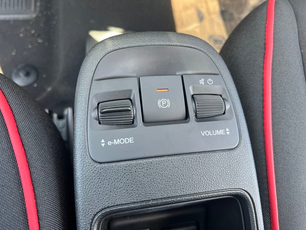 2024 Fiat 500e Red photo 3