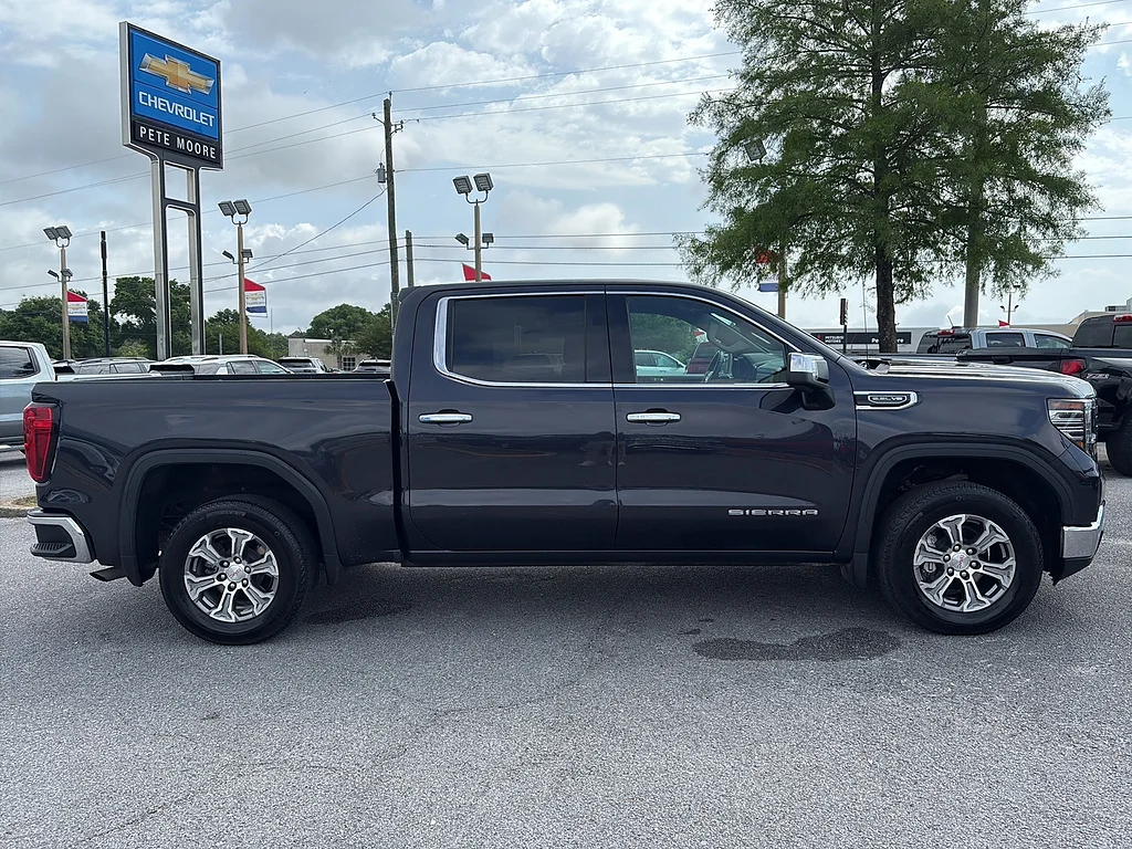 Used 2025 Titanium Rush Metallic GMC SLT image 4