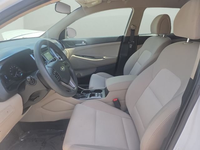 Used 2017 Winter White Hyundai SE image 14