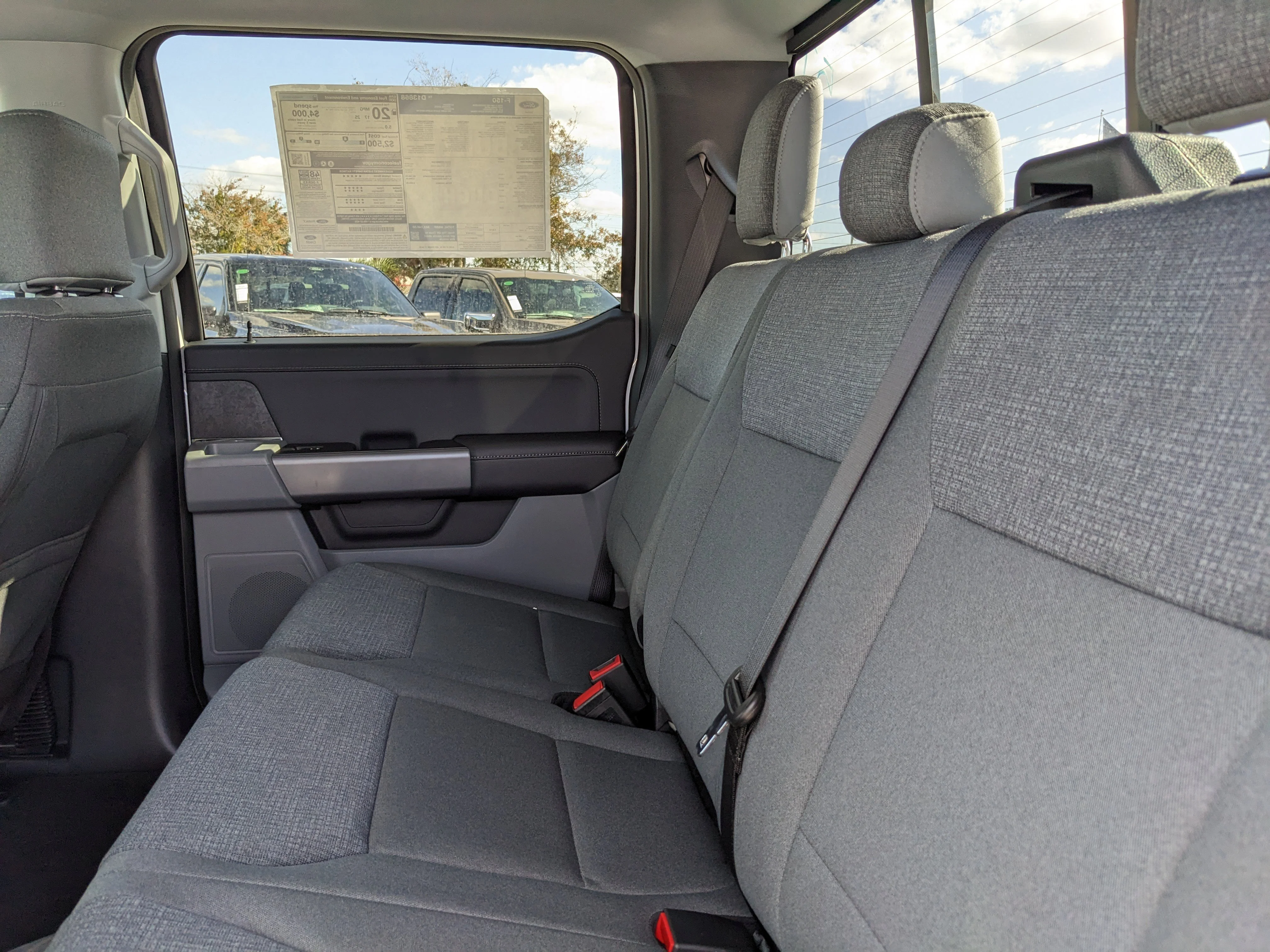 New 2026 Oxford White Ford XLT image 17