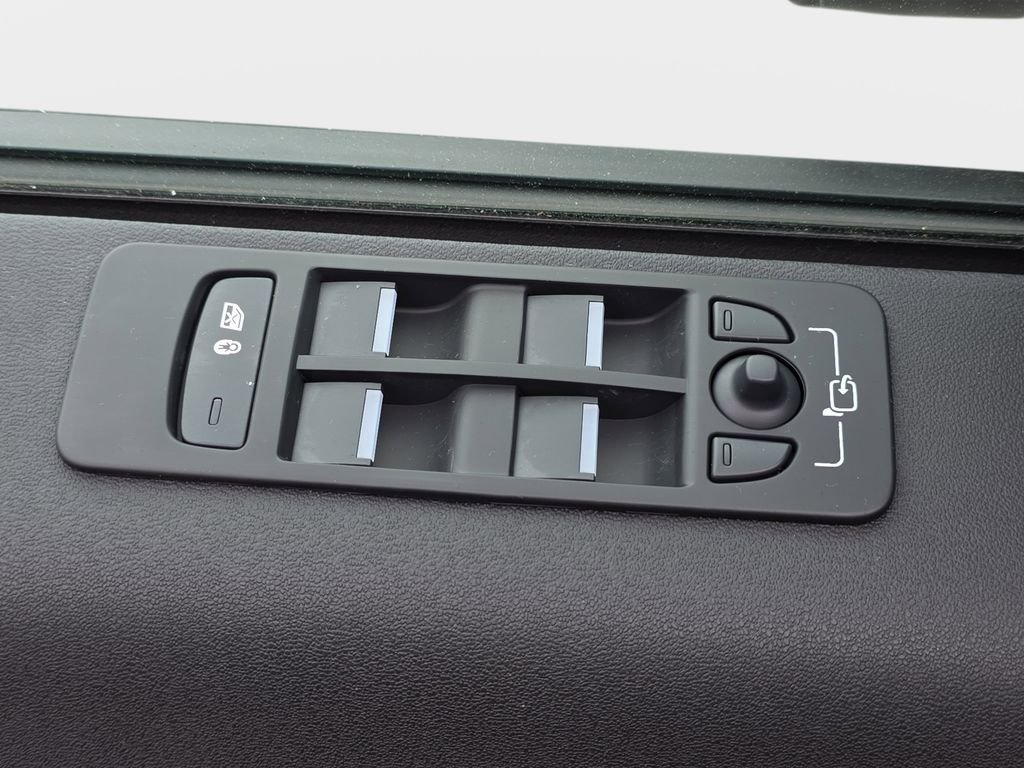 2026 Land Rover Discovery Sport Landmark - Photo 29