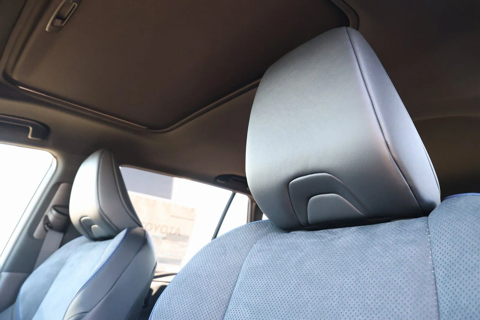 2026 Toyota RAV4 XSE - Photo 15