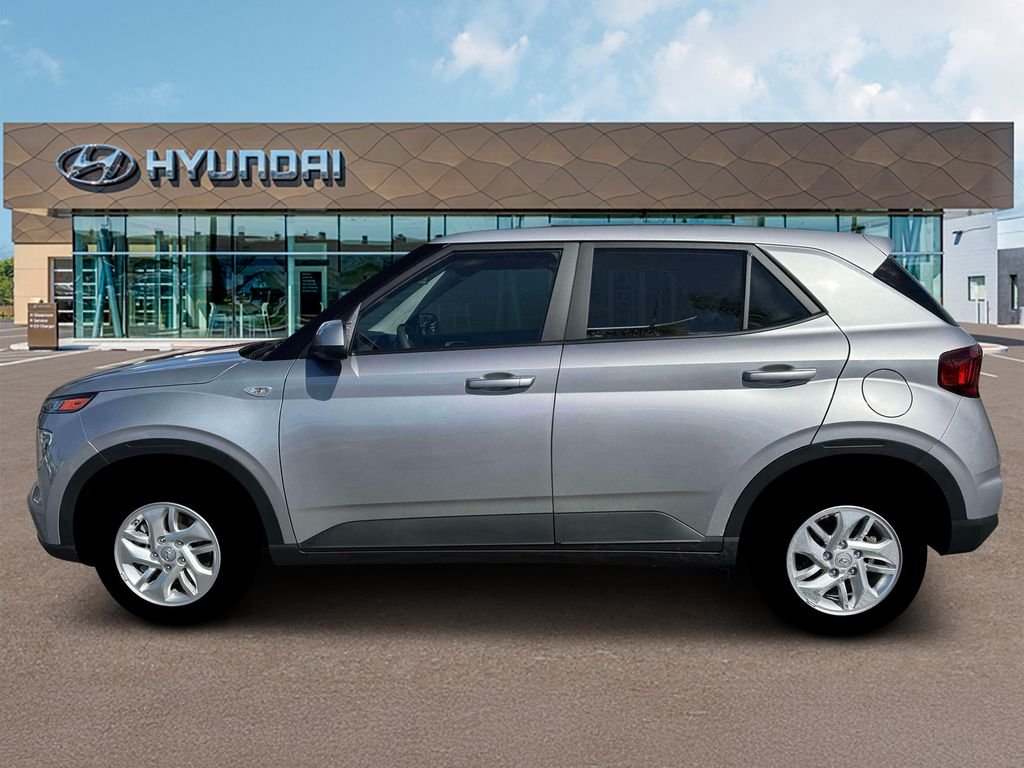 New 2026 Silver Hyundai SE image 3