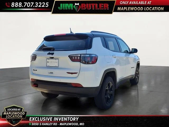 Used 2023  Jeep Trailhawk image 4