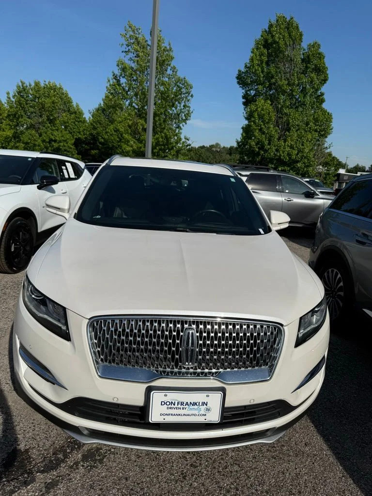Used 2019 White Lincoln Reserve image 1