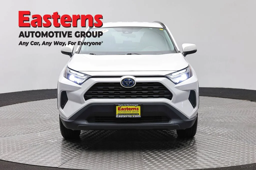 Used 2022 White Toyota XLE image 2