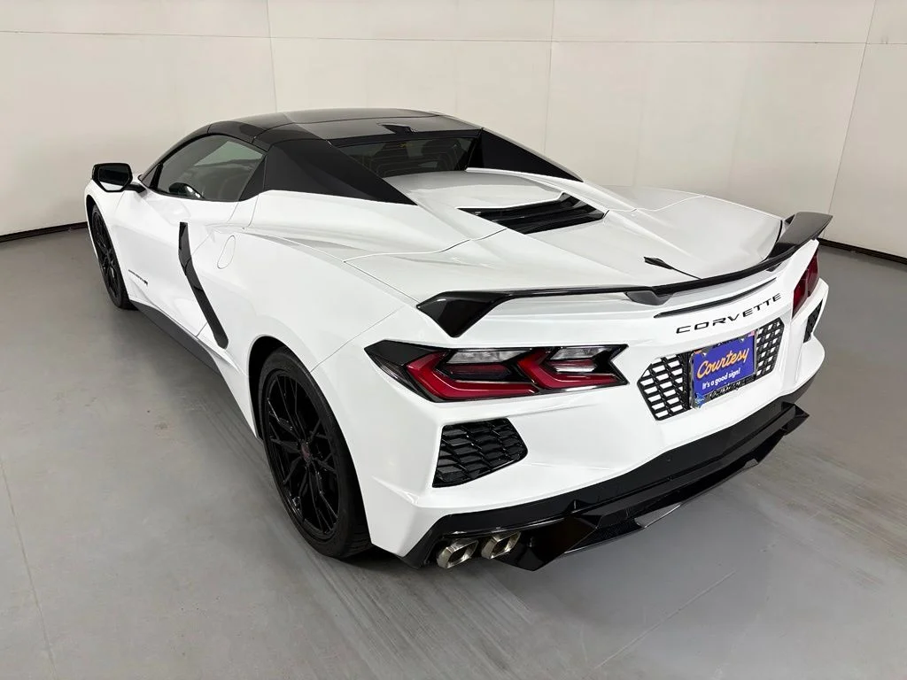 Used 2023 White Chevrolet Stingray image 7
