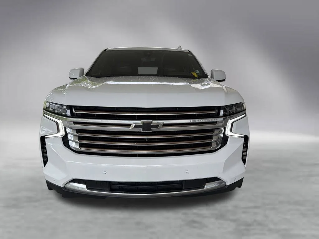 Used 2022 White Chevrolet High Country image 9