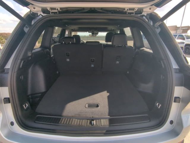 New 2026 Silver Zynith Exterior Paint Jeep Altitude image 14