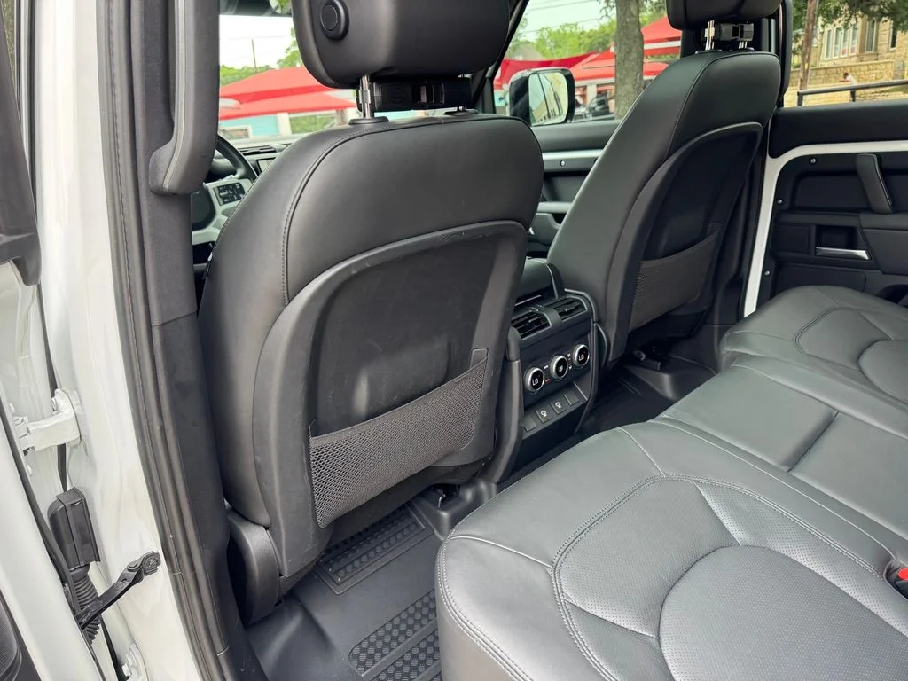 Certified Used 2025 White Land Rover X-Dynamic SE image 20