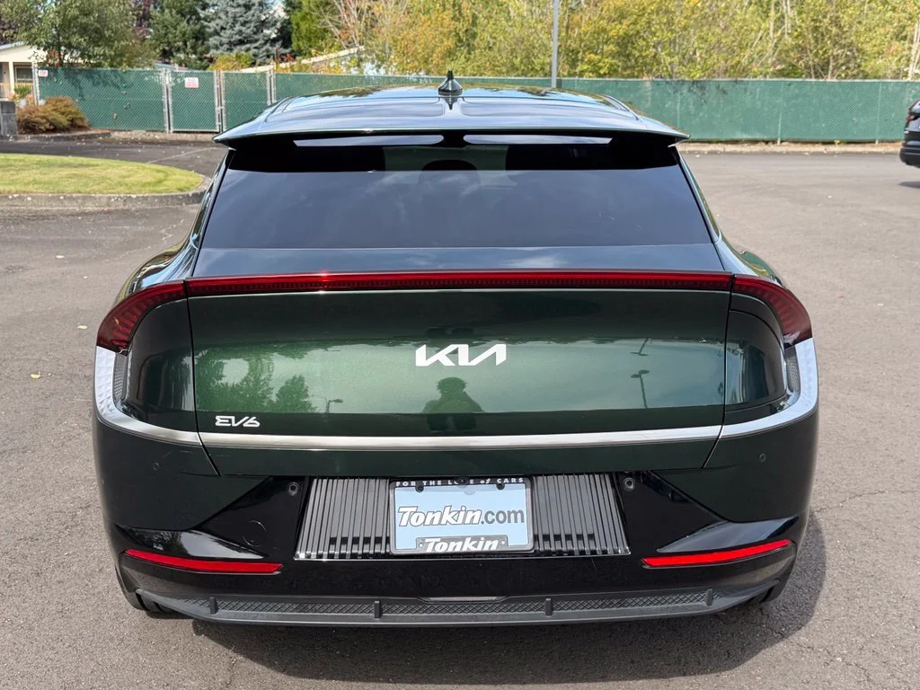 Used 2023 Deep Forest Green Kia GT-Line image 7