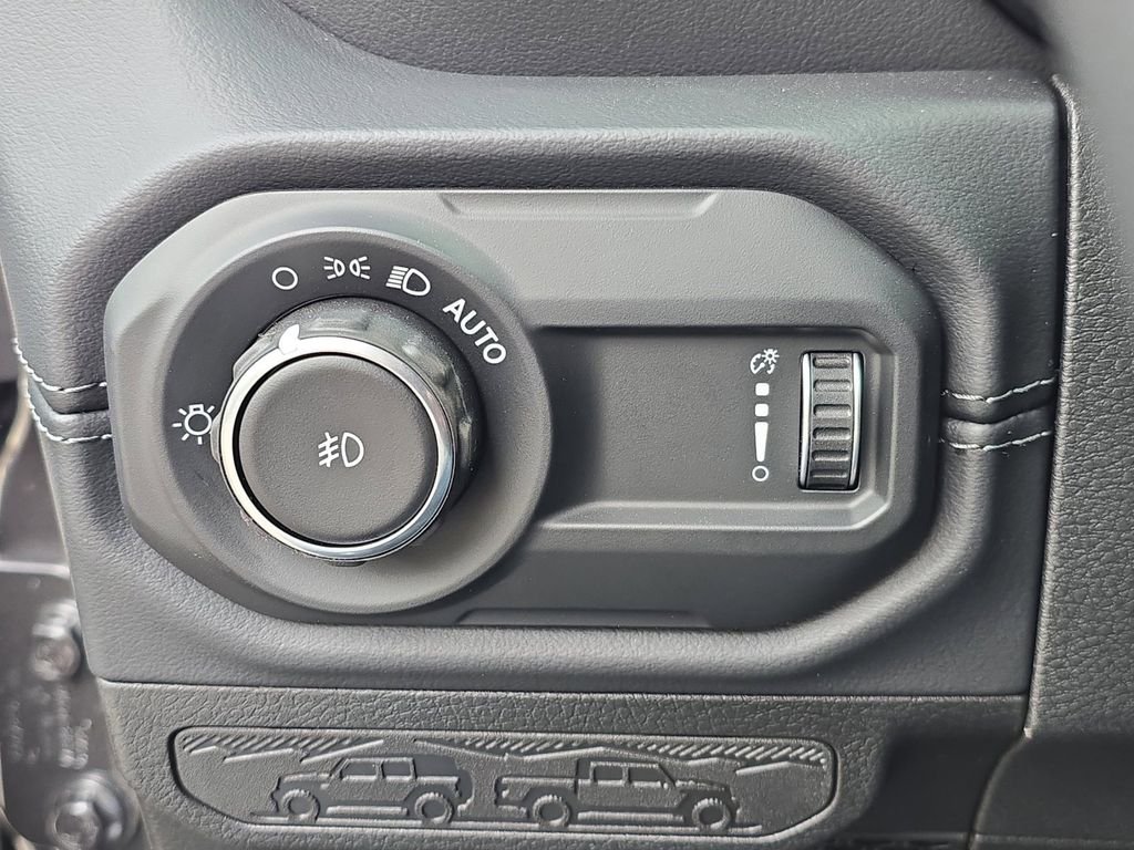 2026 Jeep Wrangler 4-Door Sahara - Photo 18