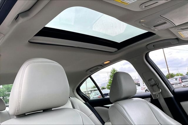 Used 2023 Black INFINITI LUXE image 22