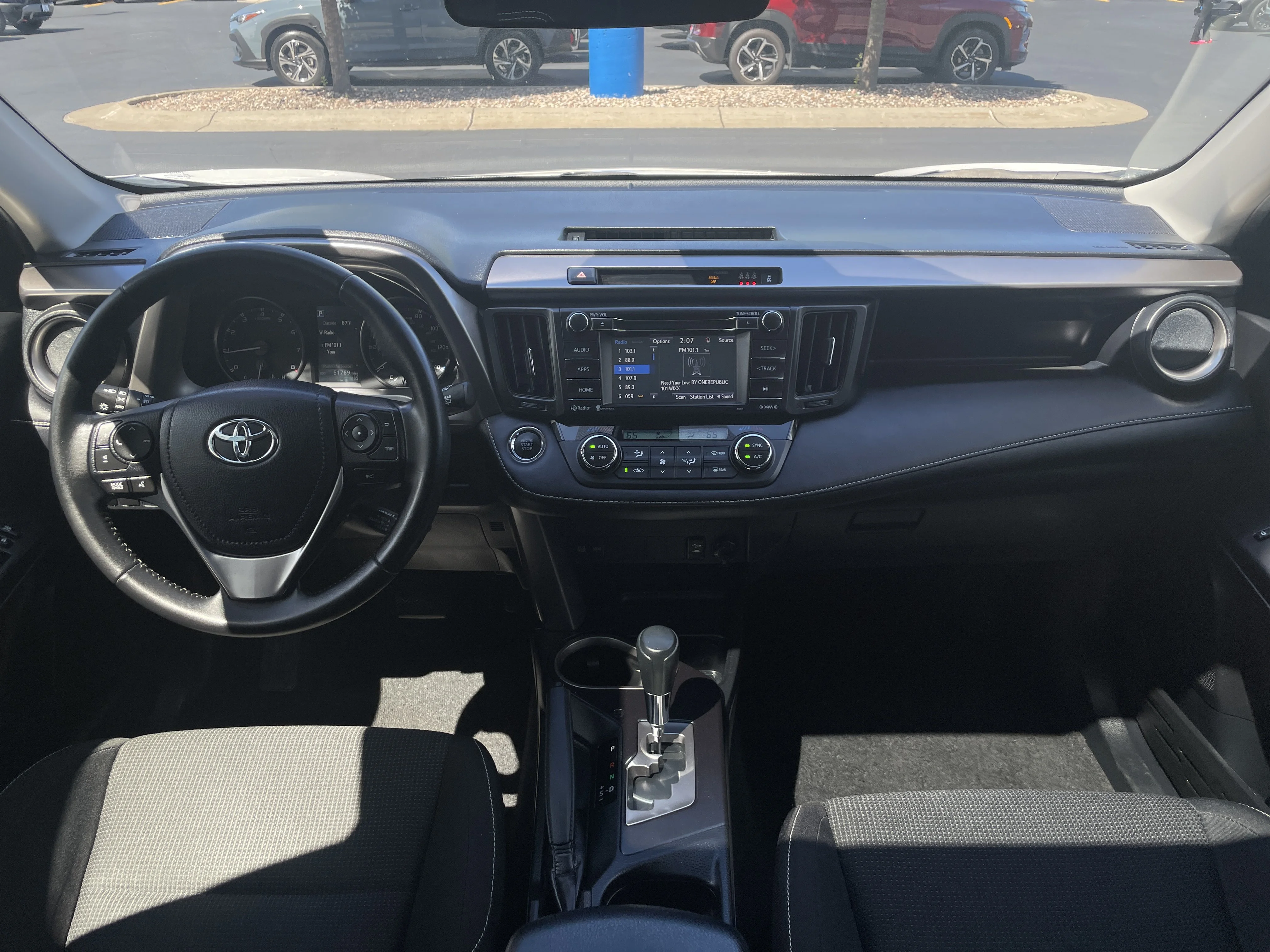Used 2017 Super White Toyota XLE image 22