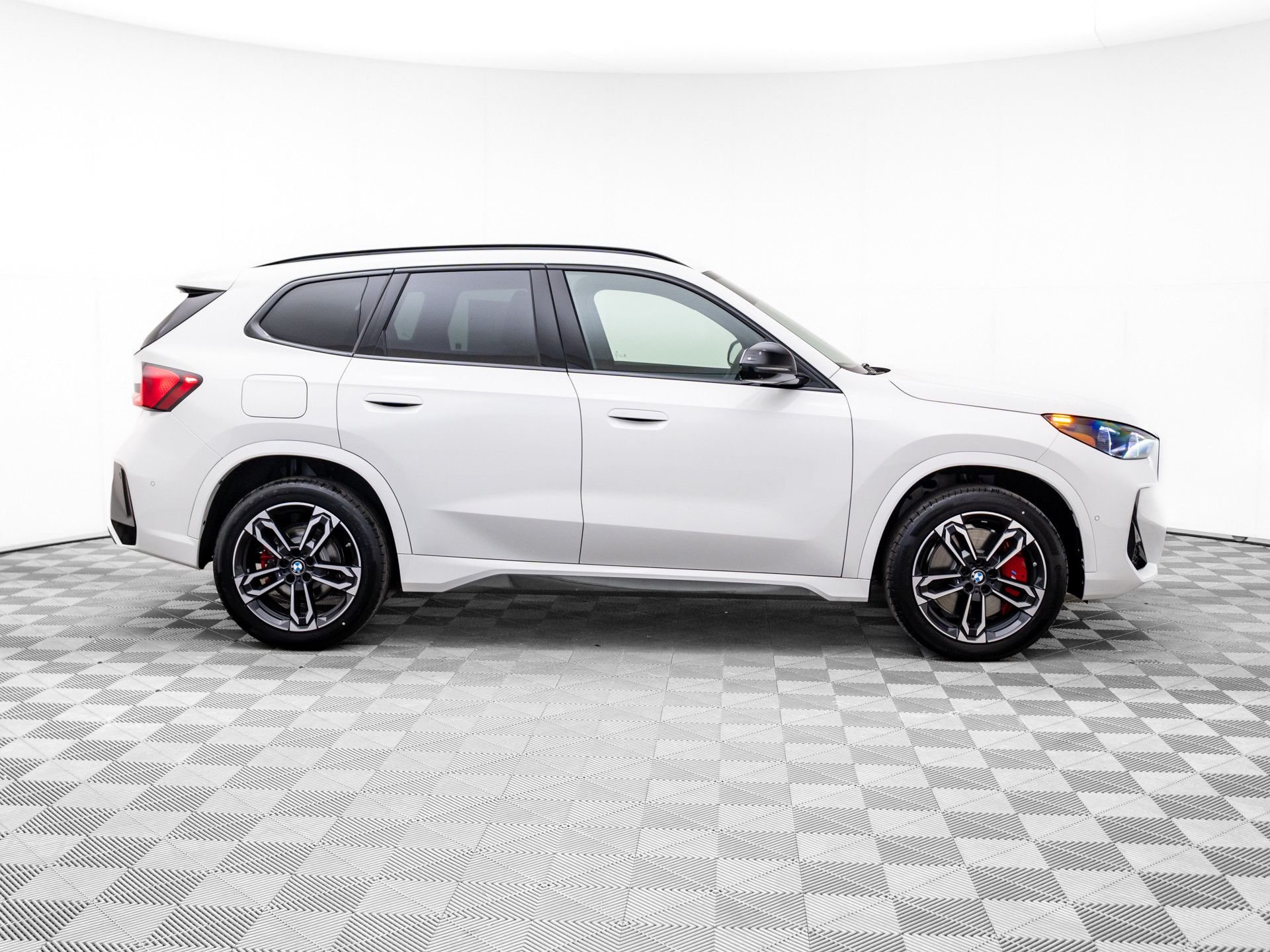 New 2026 Alpine White BMW xDrive28i image 7