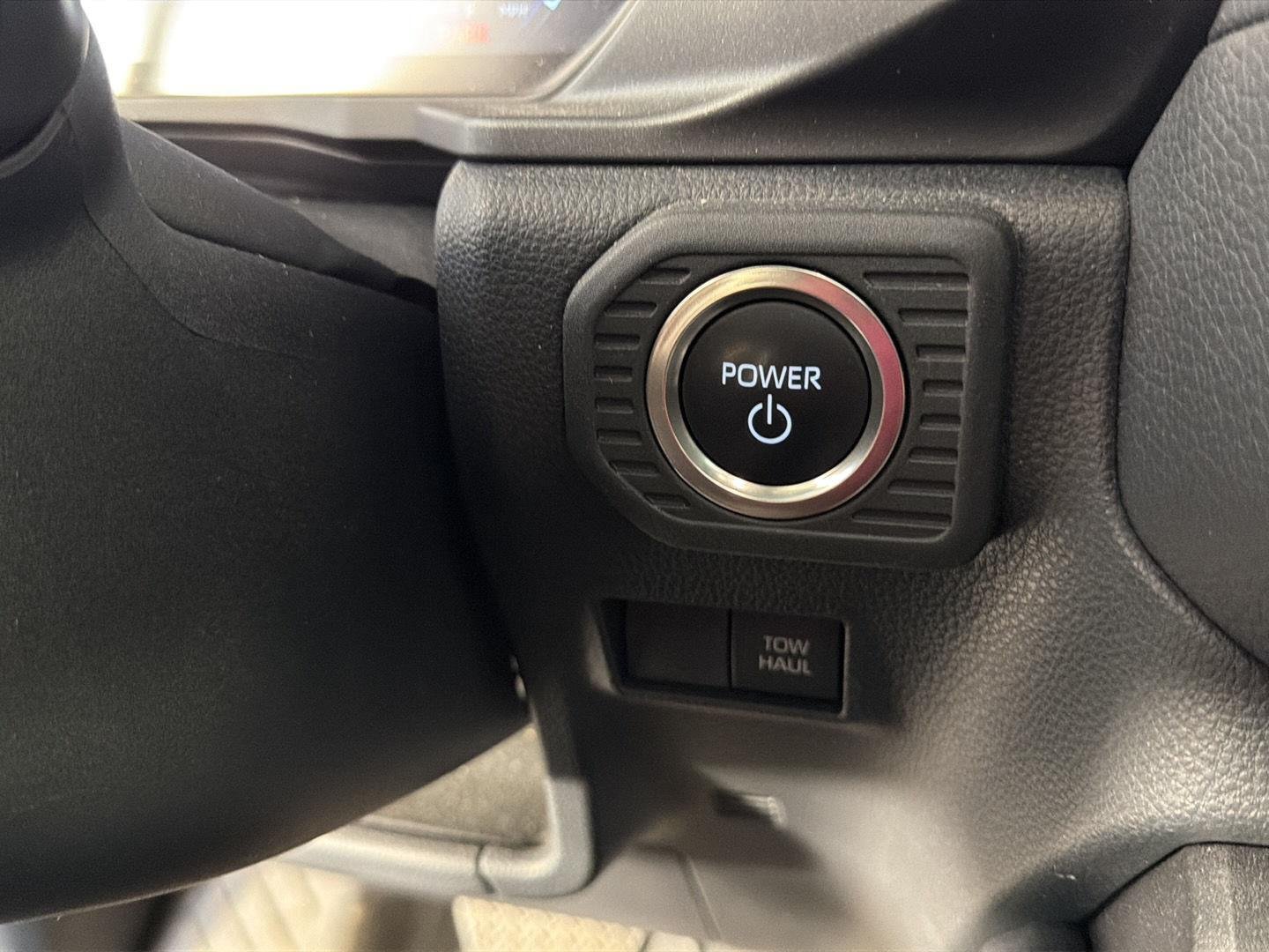 Used 2024 Wind Chill Pearl Toyota Base image 27