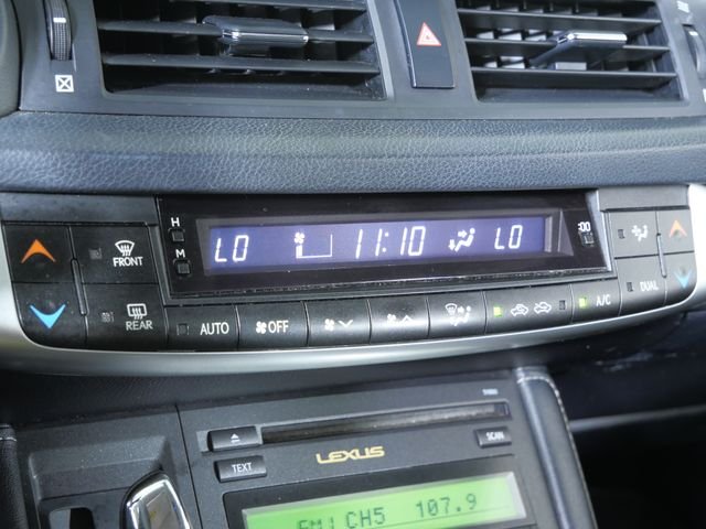 Used 2013 Black Lexus 200h image 23