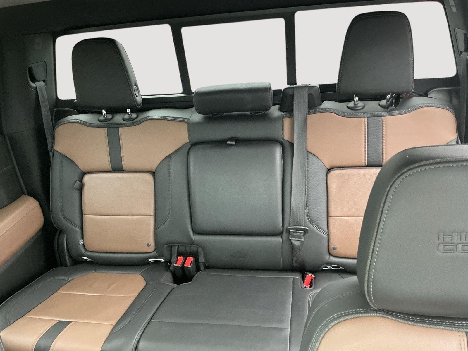 Used 2022 Iridescent Pearl Tricoat Chevrolet High Country image 6