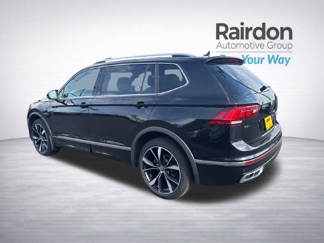 Used 2023 Deep Black Volkswagen SEL R-Line image 5