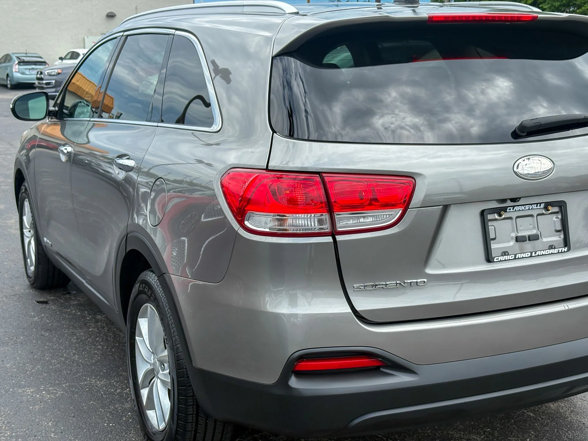 Used 2018 Silver Kia LX image 12