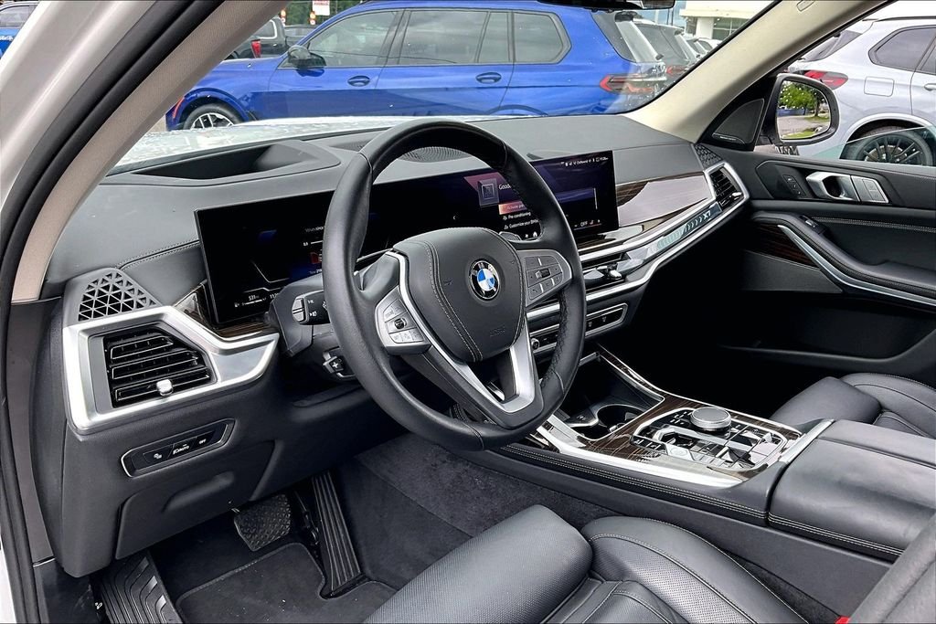 Used 2026 White BMW xDrive40i image 13