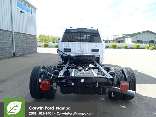 New 2026 Oxford White Ford XL image 4