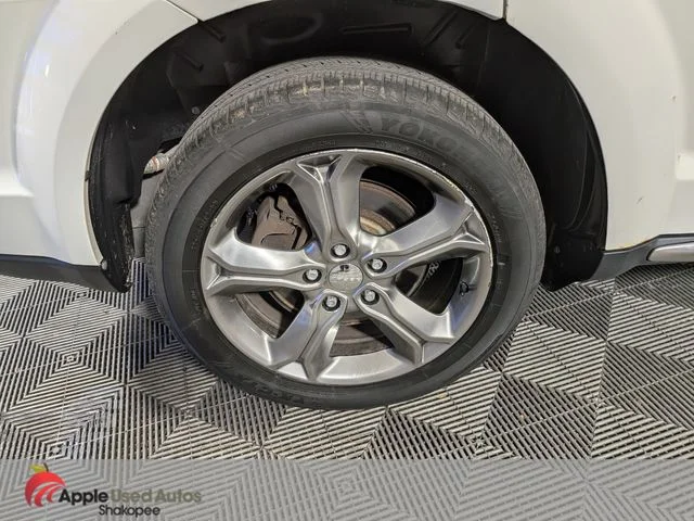 Used 2016 White Dodge Crossroad image 49