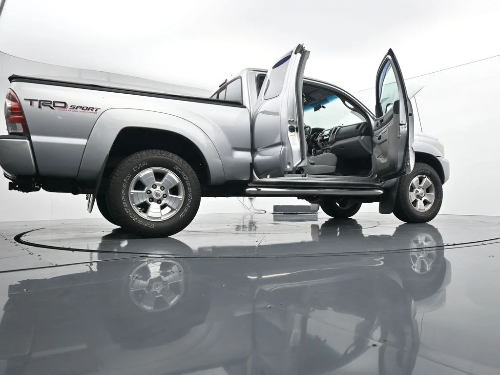 Used 2015 Silver Toyota Base image 40