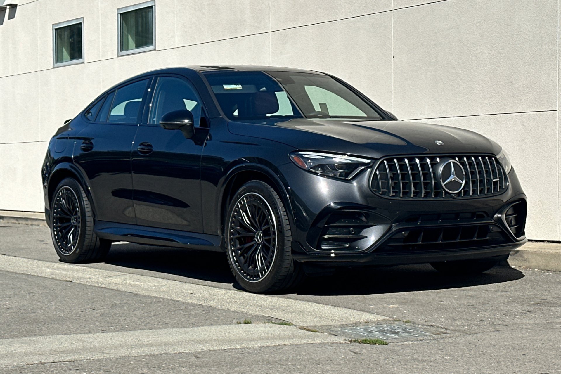 Used 2025 Graphite Grey Metallic Mercedes-Benz AMG® GLC 63 S E PERFORMANCE image 9