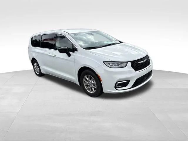 Used 2024 White Chrysler Touring L image 3