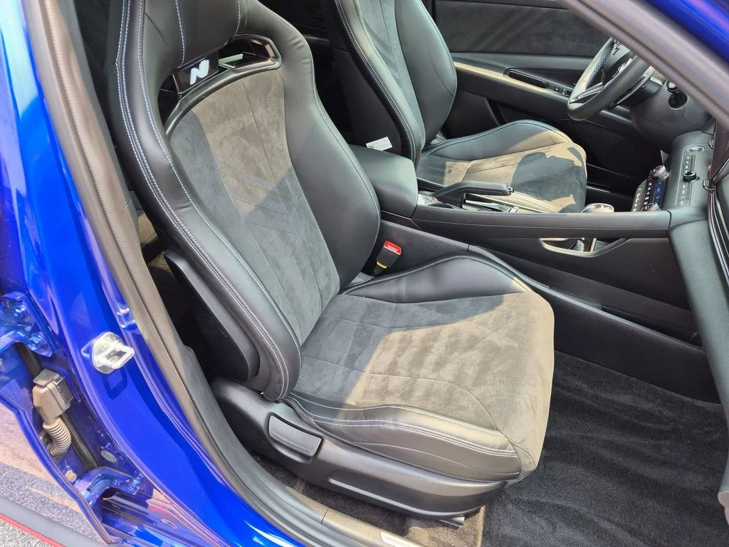 Used 2024 Blue Hyundai Base image 33