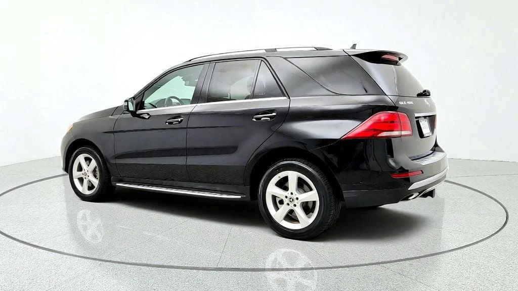 Used 2019 Black Mercedes-Benz GLE 400 4MATIC® SUV w/ Premium 1 & Parking Assist Pkgs image 7