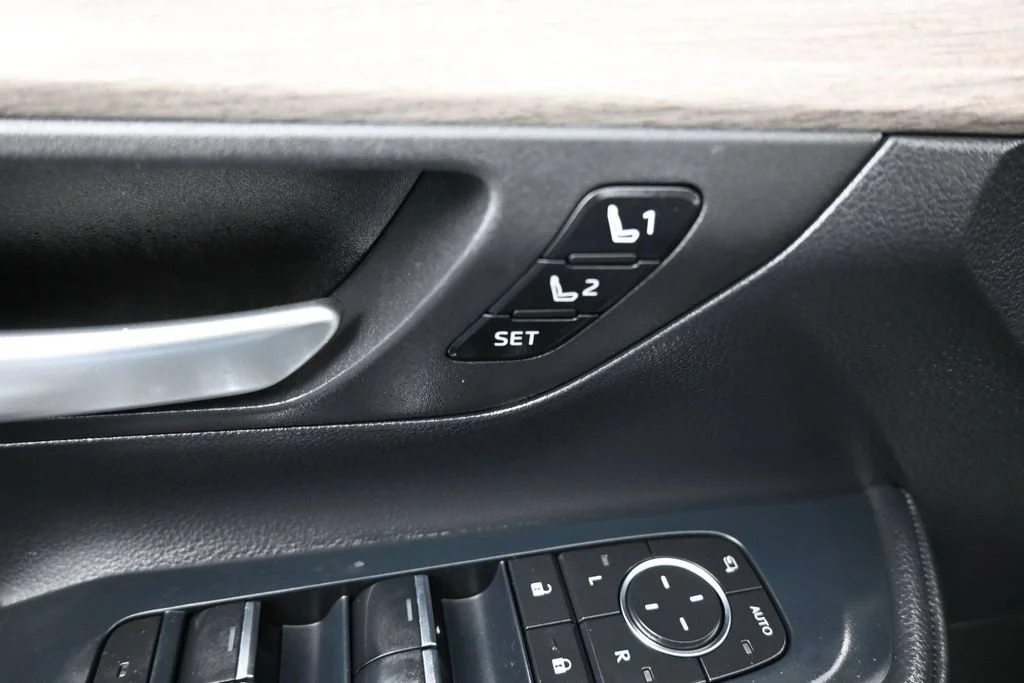Used 2025 Cloud Toyota Limited image 16