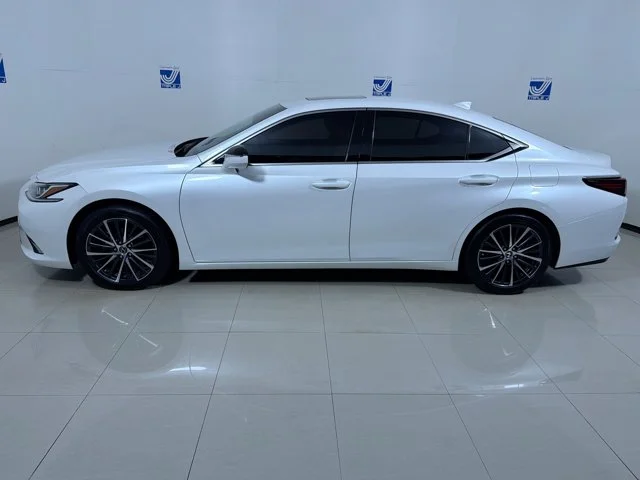 Used 2024 White Lexus ES 350 Luxury image 5
