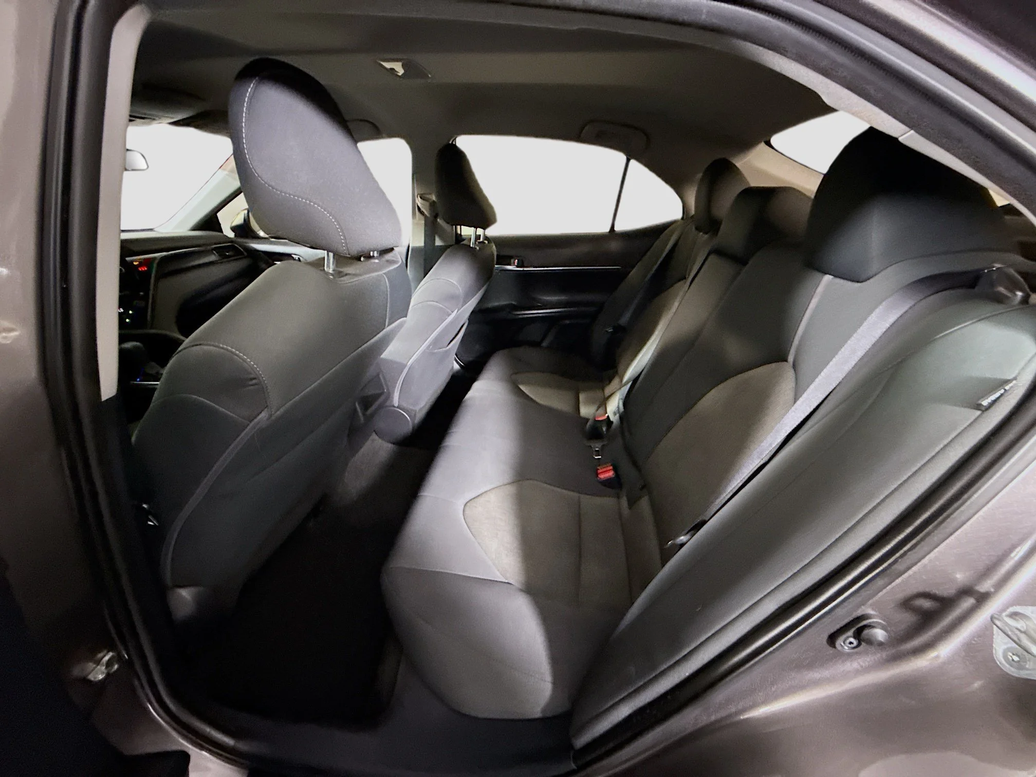 Used 2022 Predawn Gray Mica Toyota LE image 20