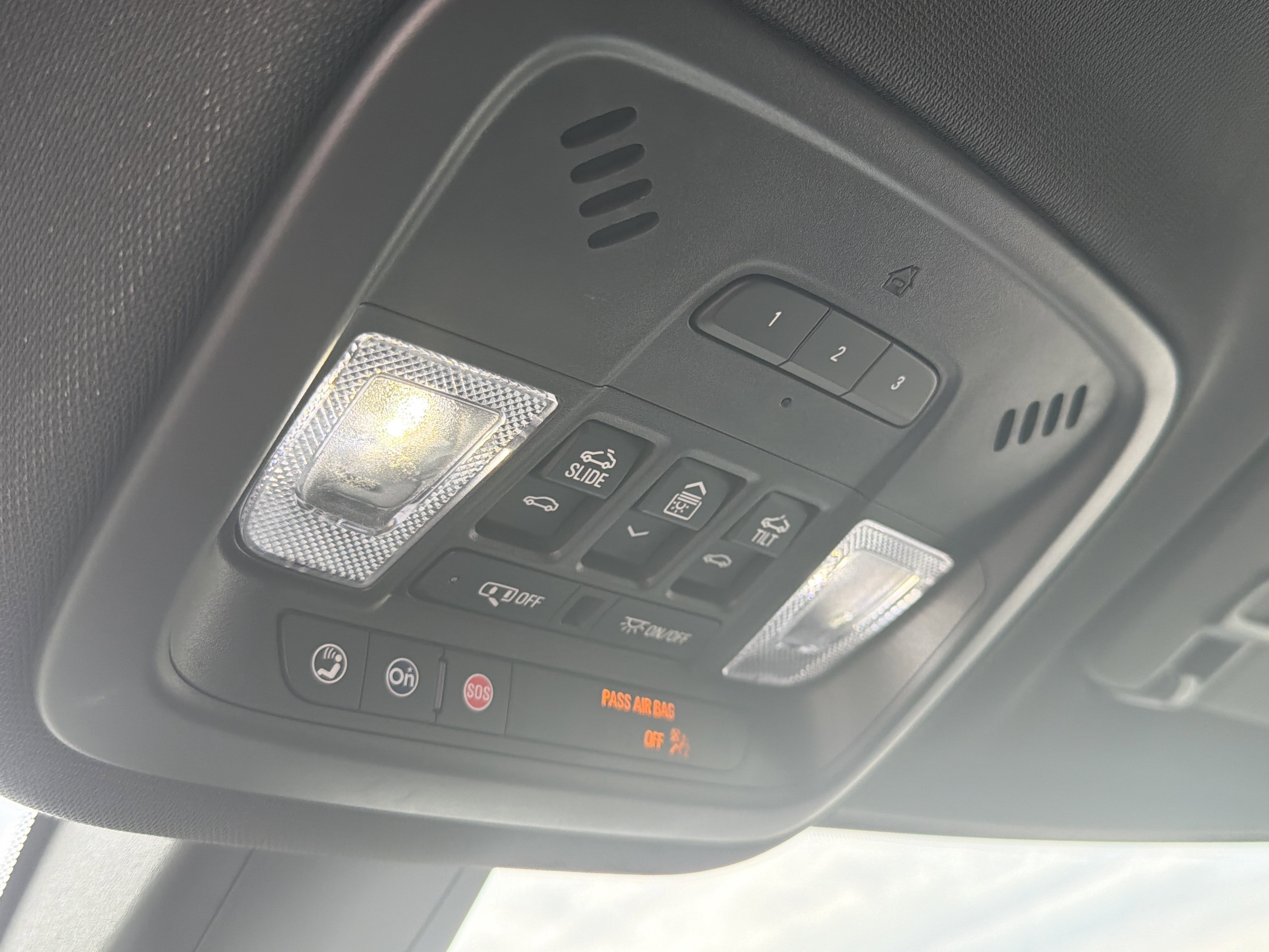 2023 Chevrolet Traverse Premier - Photo 23