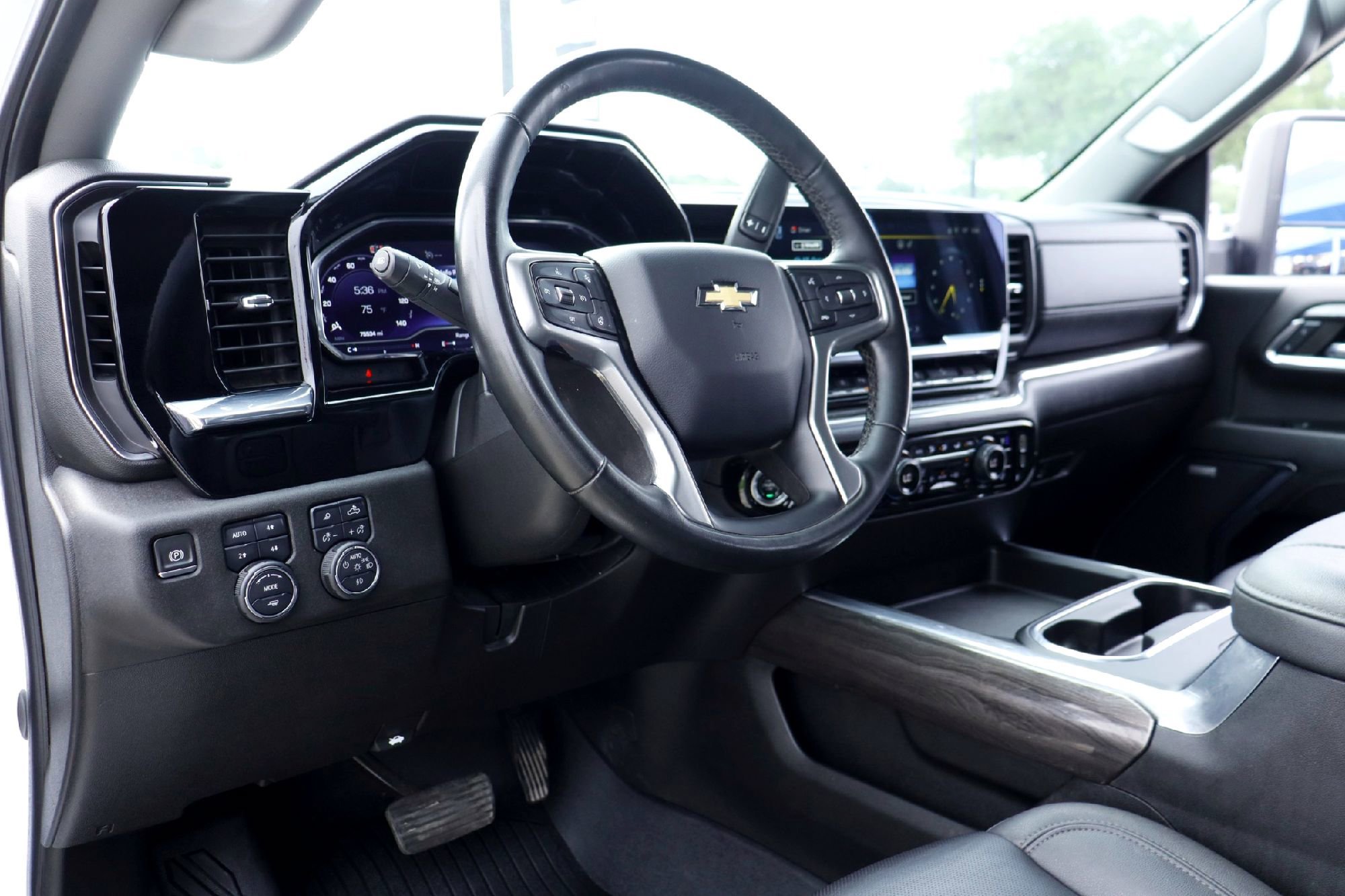 2024 Chevrolet Silverado 2500HD LTZ - Photo 8