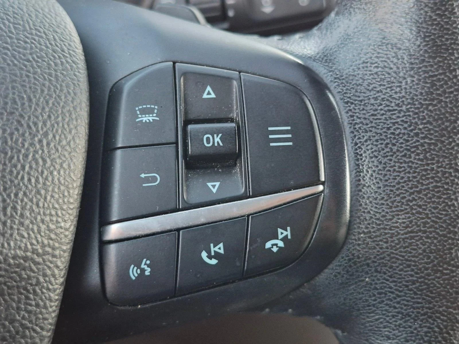 Used 2020 Star White Metallic Tri-Coat Ford Titanium image 14