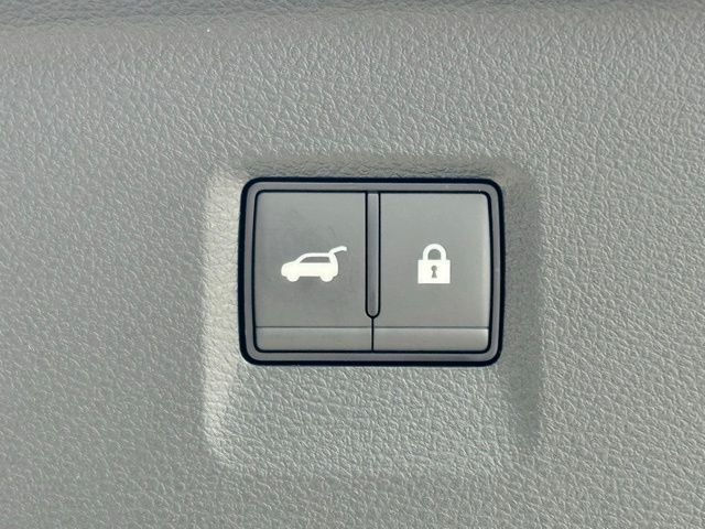 New 2026 RADIANT WHITE INFINITI Luxe FWD image 39